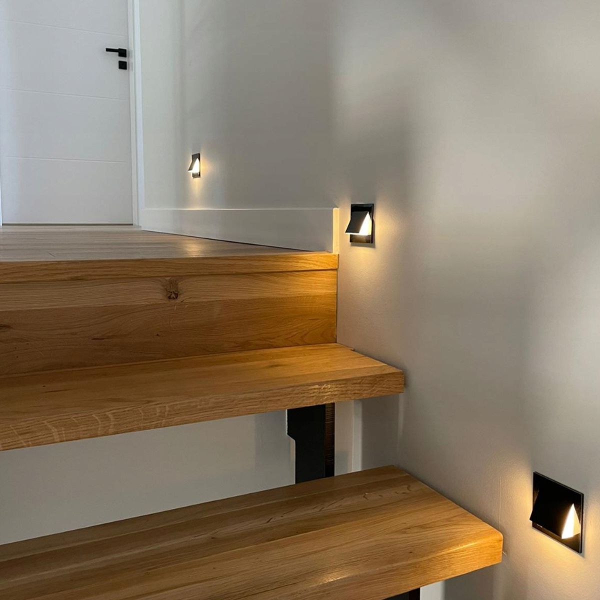 Skinder Electric Q6 LED Trapverlichting - Wandverlichting - 230V (Geen Trafo) - 50mm Diepte - Inbouwspot - Keuze uit 3 Lichtkleuren